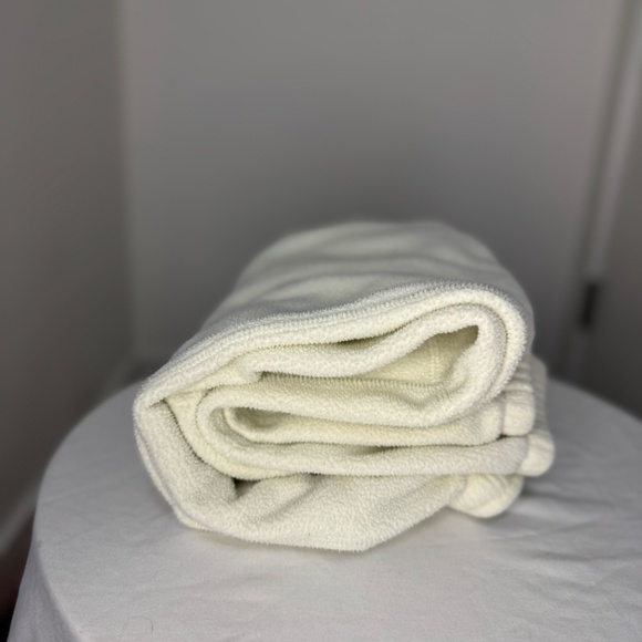 Zara Kids Fleece Joggers Sweatpants – Size 9 – White w/ Back Zipper Pocket - Picture 3 of 11